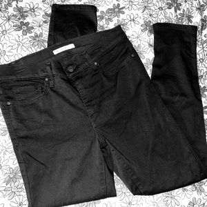 Levi’s 311 Cut Size 31 waist perfect black skinny shaping jeans
